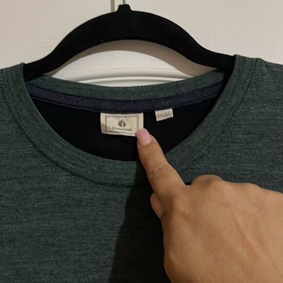 T-shirt/Size M - Picture 4 of 7